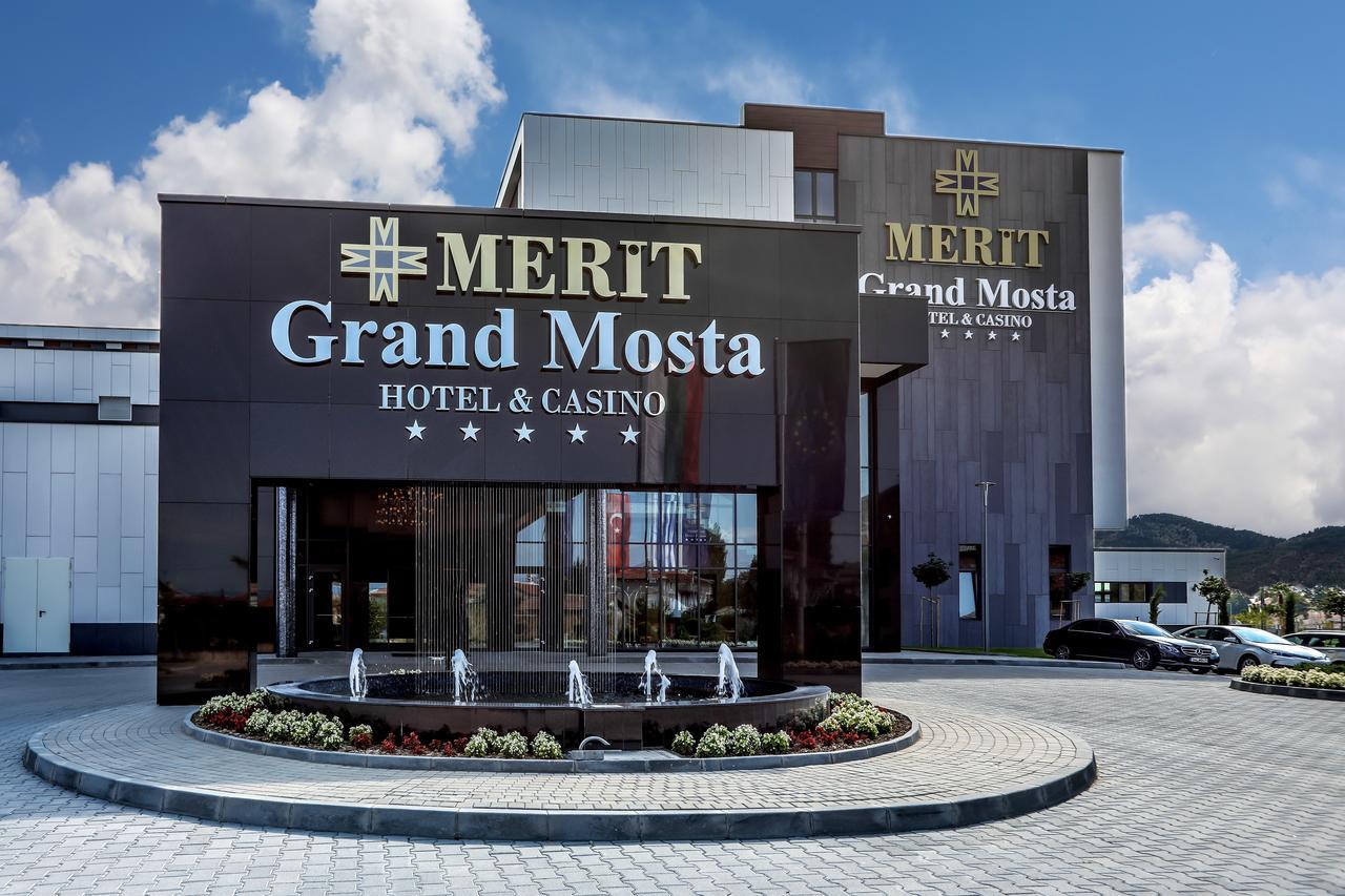 סבילנגראד Merit Grand Mosta Spa Hotel & Casino מראה חיצוני תמונה