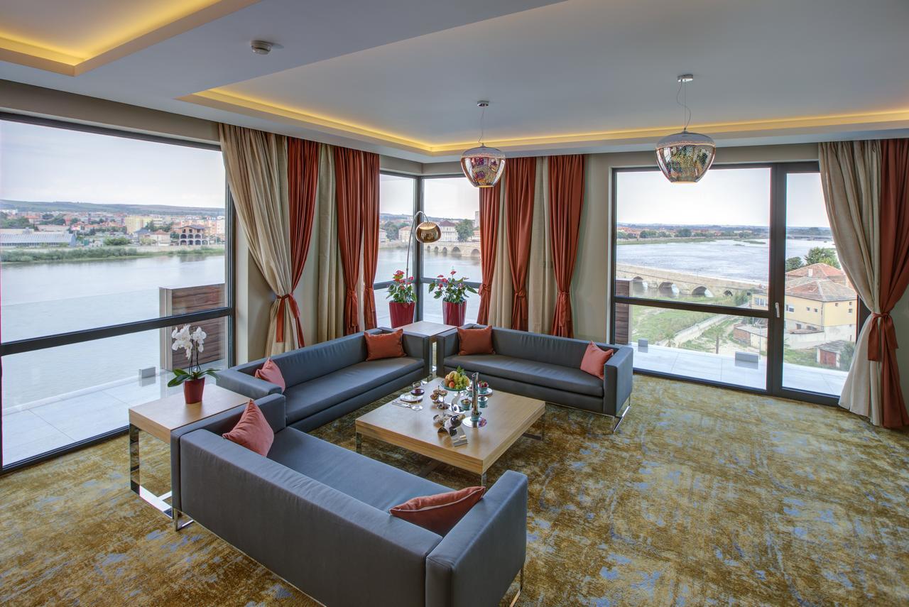 סבילנגראד Merit Grand Mosta Spa Hotel & Casino מראה חיצוני תמונה